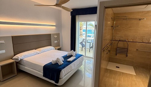 Superior Room, 1 Queen Bed, Accessible, Partial Ocean View
