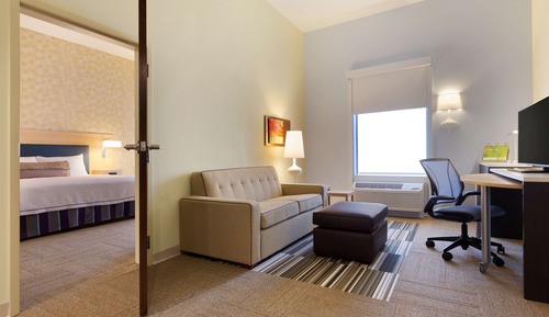 Suite, 1 King Bed, Accessible, Bathtub