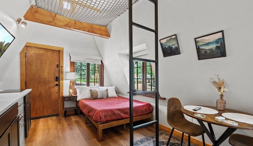 Cabin, Mountain View
