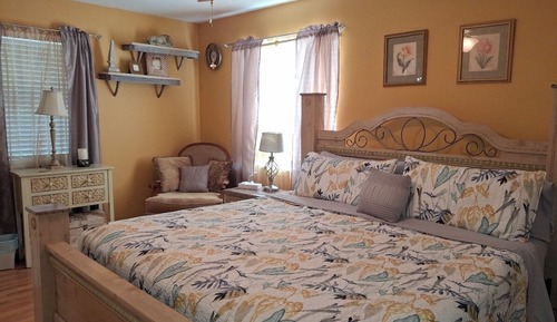 MANATEE APARTMENT