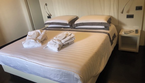 Luxury Studio Suite, Vineyard View
