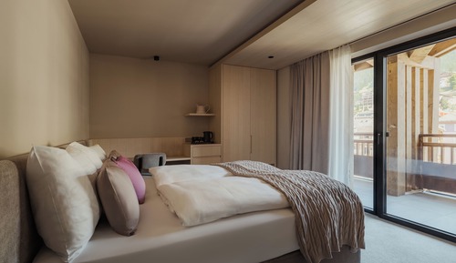 Comfort Room, River View