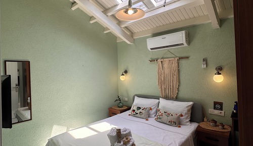 Economy Room
