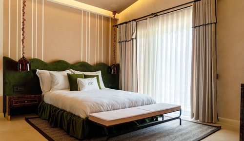 Suite, Balcony