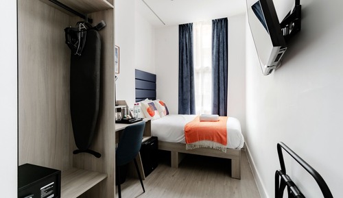 Standard Double Room, Ensuite, City View