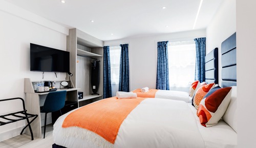Triple Room, Ensuite, City View