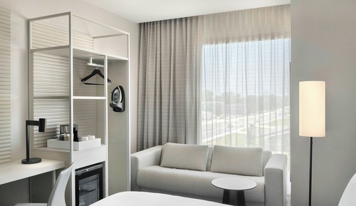 Deluxe Room, 1 King Bed with Sofa bed