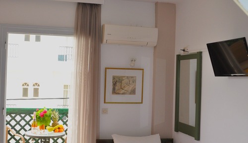 Classic Apartment, Balcony, City View