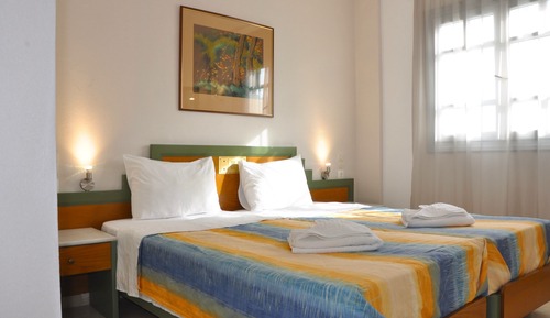 Classic Triple Room, Balcony, City View