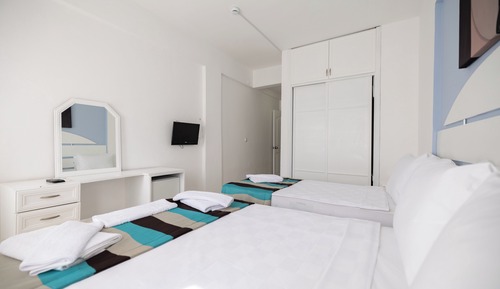 Basic Triple Room, Balcony
