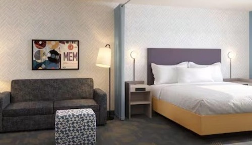 Studio Suite, 1 King Bed (Roll-In Shower)