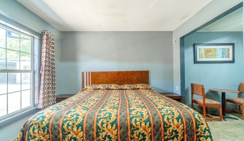 Room, 1 King Bed, Non Smoking