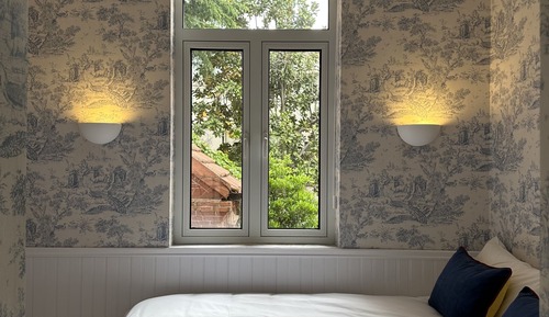 Deluxe Suite, City View