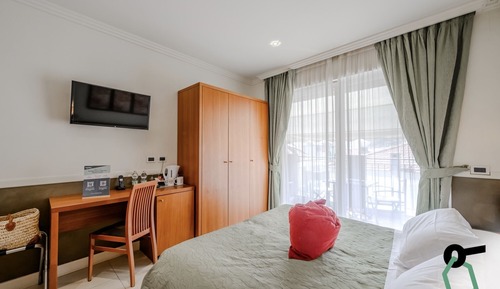 Quadruple Room, Balcony, Partial Sea View