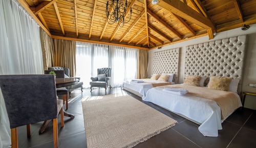 Deluxe Quadruple Room