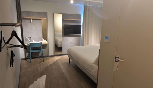 Triple Room, Multiple Beds, Accessible (Smart)