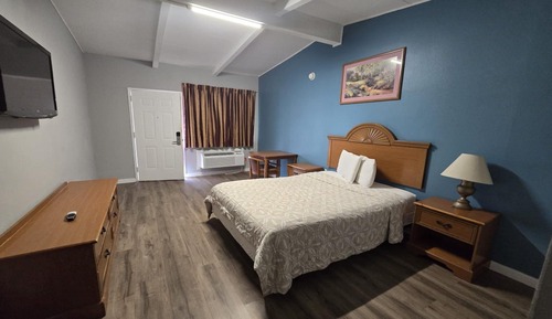 Standard Room, 1 Queen Bed, Non Smoking