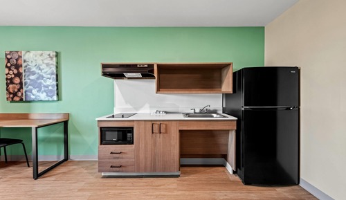 Room, 1 Queen Bed, Mobility Accessible, Non Smoking (Bathtub W/grab Bars)