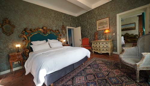 Luxury Suite, 1 Queen Bed with Sofa bed, City View