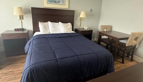 Deluxe Room, 1 Queen Bed, Non Smoking