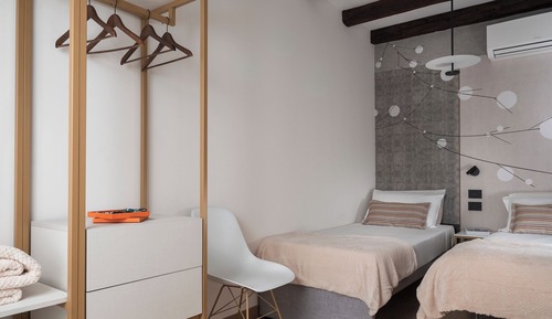 Superior Apartment, Canal View (D28)