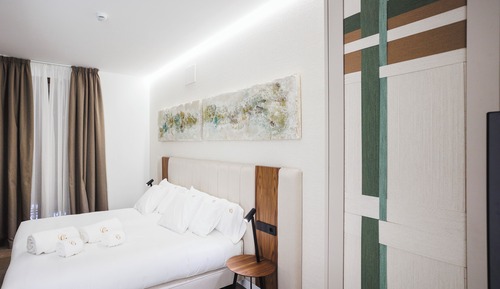 Luxury Studio, 1 Bedroom, Balcony