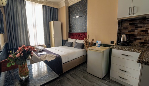 Comfort Room, Kitchenette