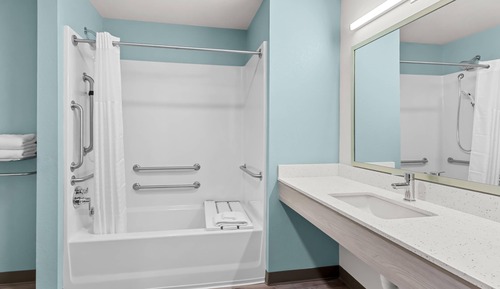 Suite, 2 Queen Beds, Accessible, Non Smoking