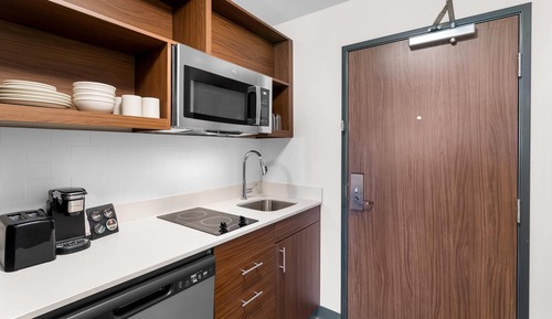 Suite, 1 King Bed, Accessible, Non Smoking