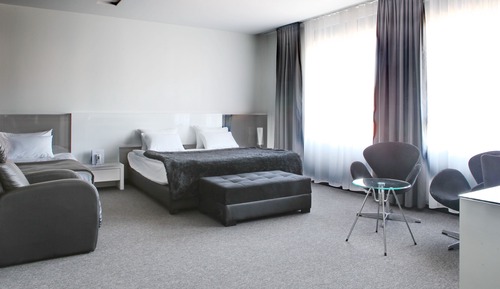 Family Room, 1 Bedroom