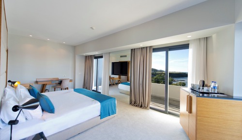 Suite, City View, Corner