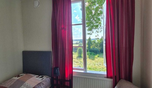 Two bedrooms, 2 single beds, Shared bathroom