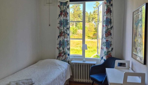 Single Room, Shared Bathroom
