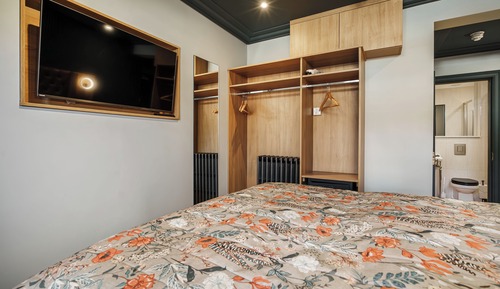 Traditional Suite