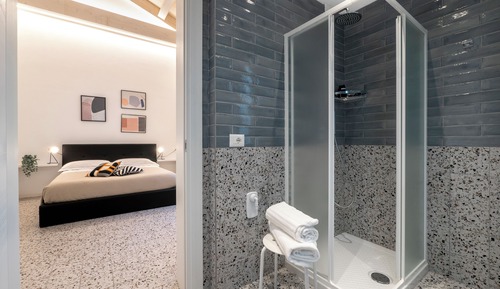 Room, 1 Queen Bed, Private Bathroom