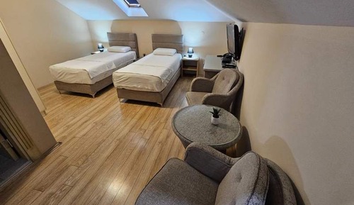 Classic Twin Room
