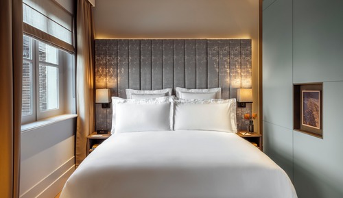 Premier Room
