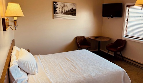 Basic Single Room, City View
