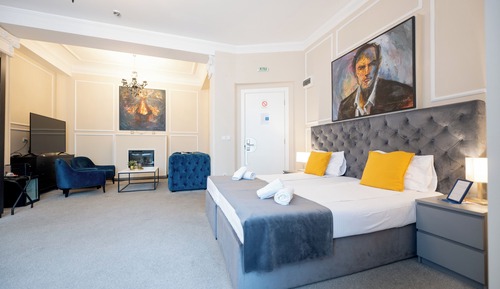 Royal Studio Suite, City View