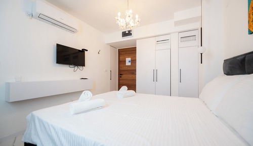 Deluxe Double or Twin Room, City View