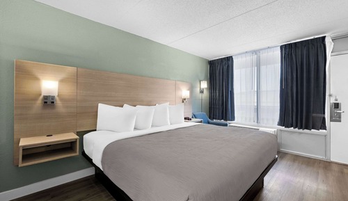 Standard Room, 1 King Bed, Smoking