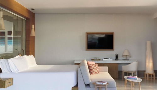 Euphoria Corner Suite Ocean View King