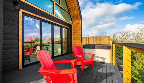 Tree House, 2 Bedrooms