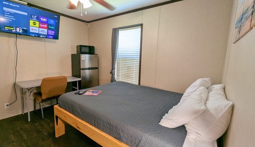 Large Economy Room