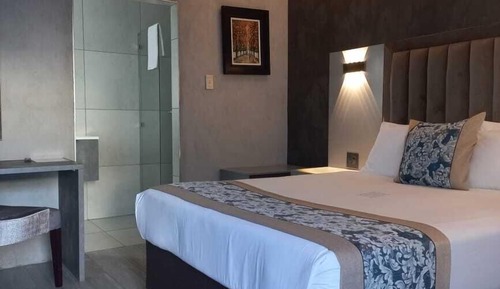 Deluxe Single Room, Pool View