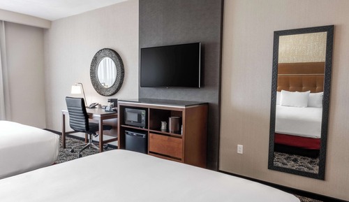 Deluxe Room, 2 Queen Beds, Hearing Accessible (Upper Floor)