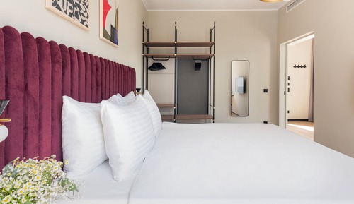 XL Room, Sofa Bed, Separate Living Area
