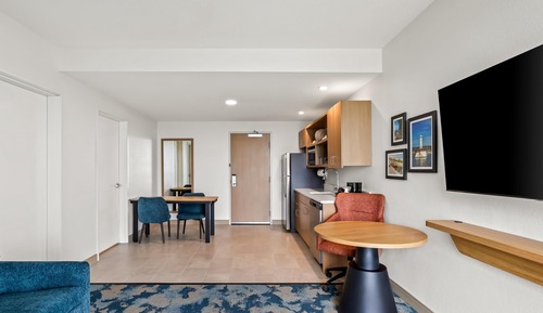 Suite, 1 King Bed, Accessible, Bathtub (Hearing, View)