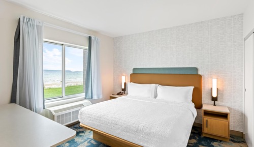 Suite, 1 King Bed, Balcony (Kitchen)