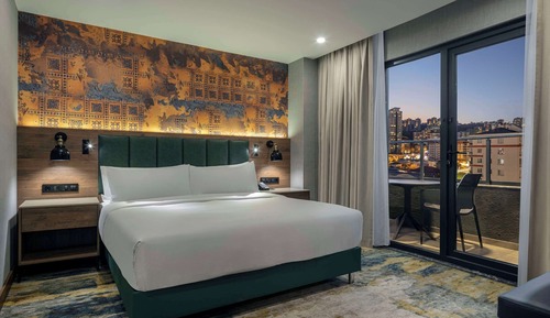 Suite, 2 Bedrooms, City View